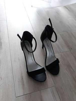 Sandały na szpilce