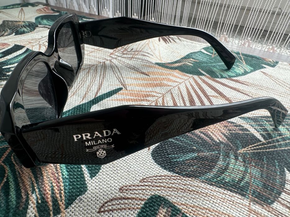 Okulary przeciwsłoneczne Prada czarne