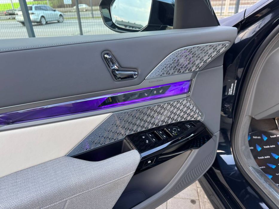 BMW i7 2023 freshauto