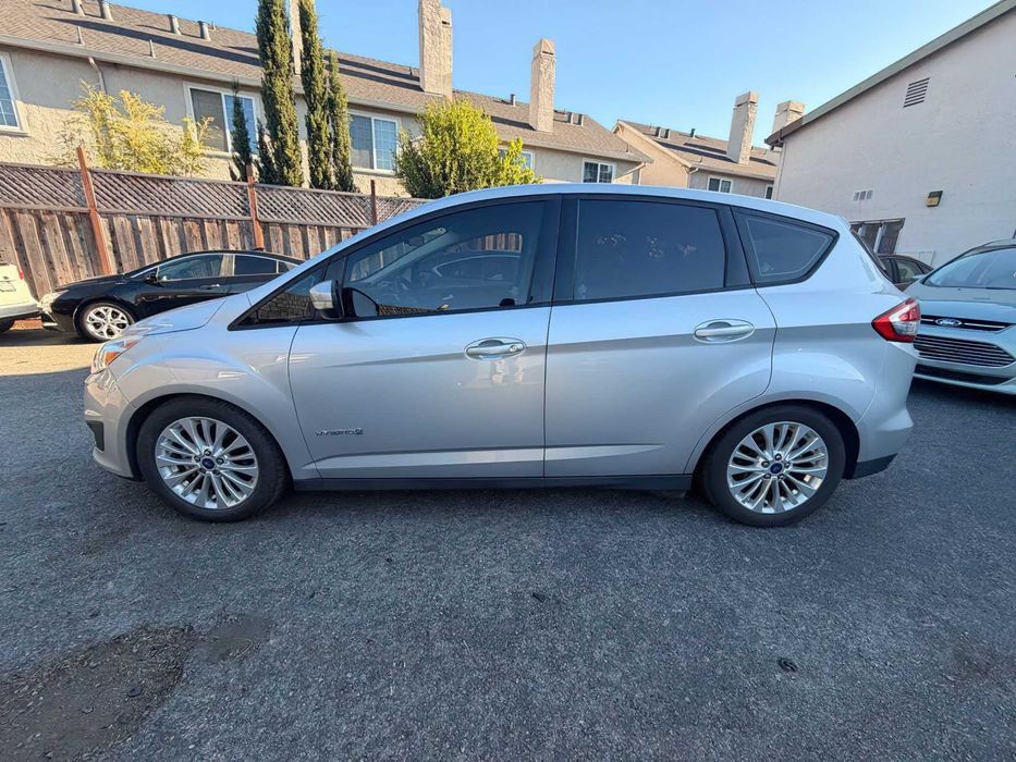 Ford C-MAX Hybrid SE      2017