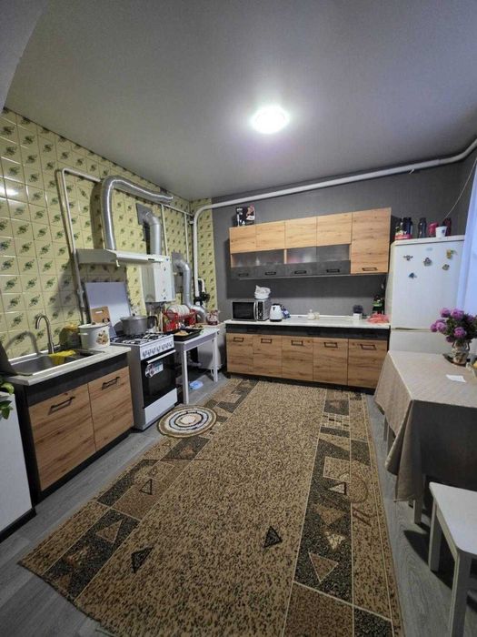 Продам 2-х этажный дом, 228 кв.м, на Ленпоселке (174-911 ОФ)