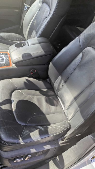 Продам  Audi Q7.