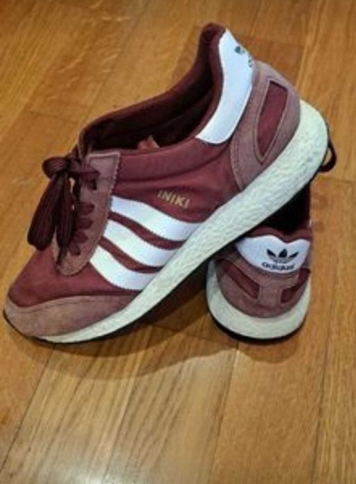 Ténis Adidas iniki