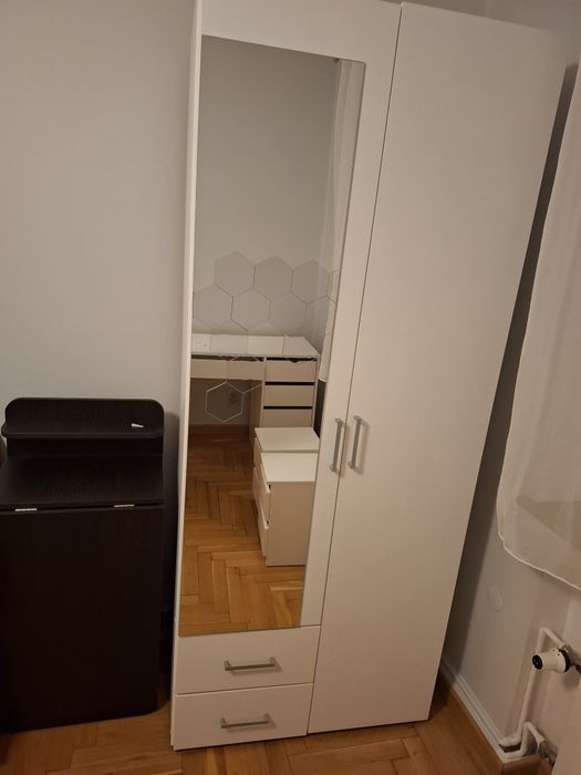 Rezerwacja Szafa z lustrem biała