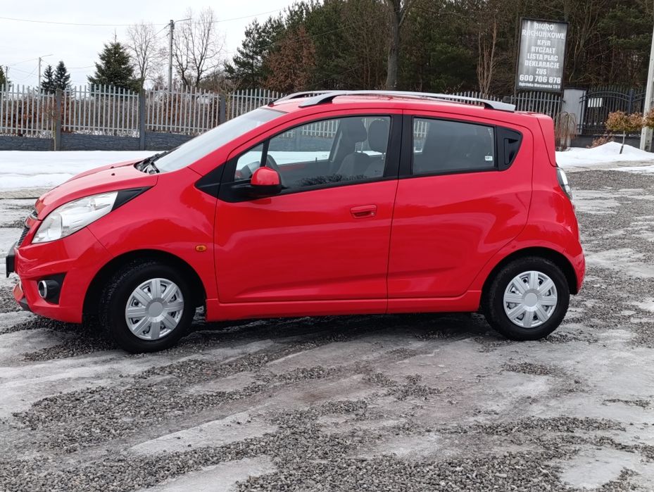 Bardzo ładny bardzo dobrze wyposażony.