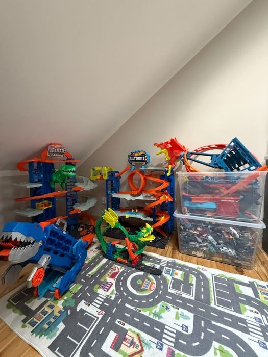 Tory hot wheels plus dużo autek tylko odbiór osobisty