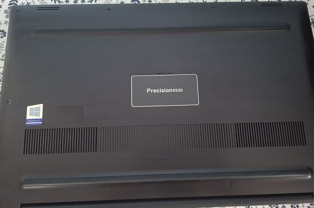 Dell Precision 5530, i7-8850H,  32GB, 512GB SSD M.2, NVIDIA Quadro P1000, Win11