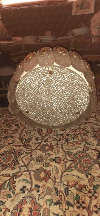 Напольні та настільні світильники . Люстри.