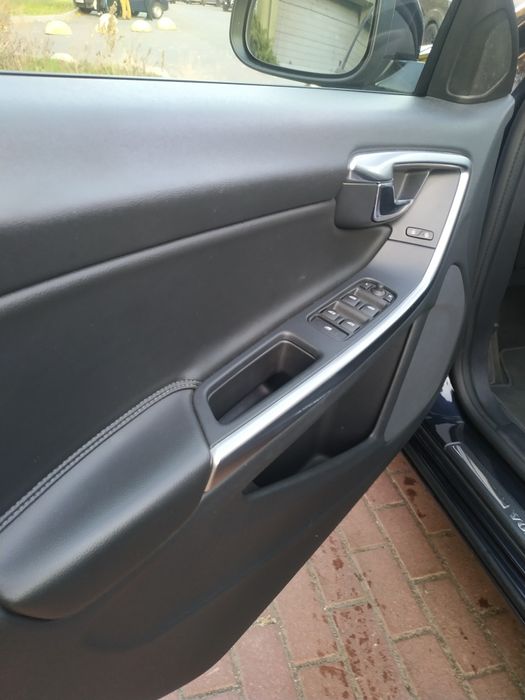 Volvo V60 kinetic 2.0D