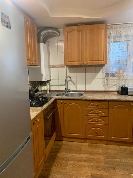 Продаж частини будинку з окремим подвір'ям  Польова