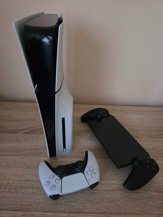 Konsola sony ps5 slim i ps5 portal