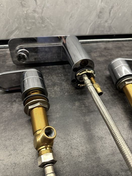 Змішувач для ванної