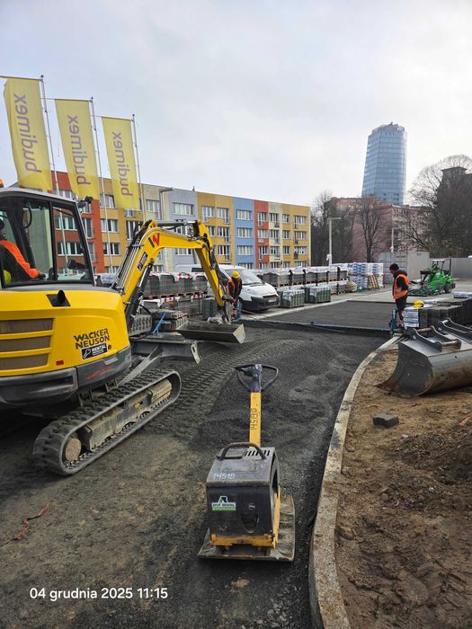 Układanie kostki brukowej, roboty brukarskie i ziemne