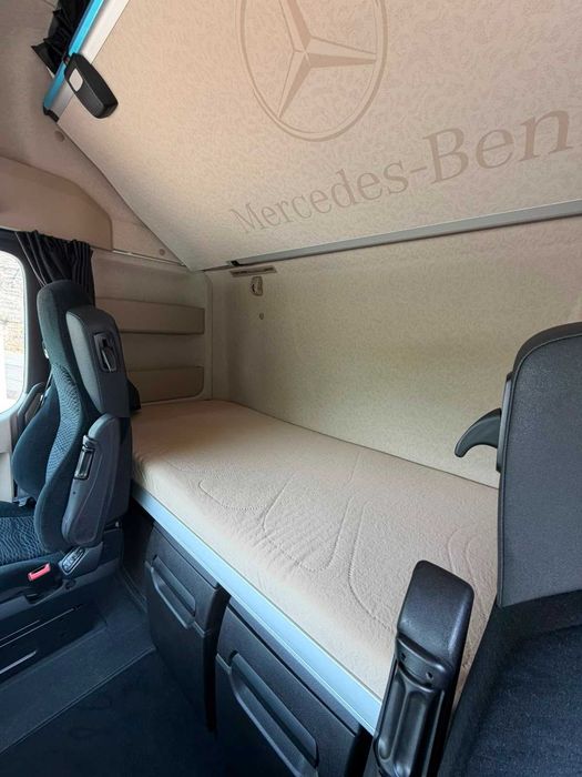 Mercedes Benz Actros 1851