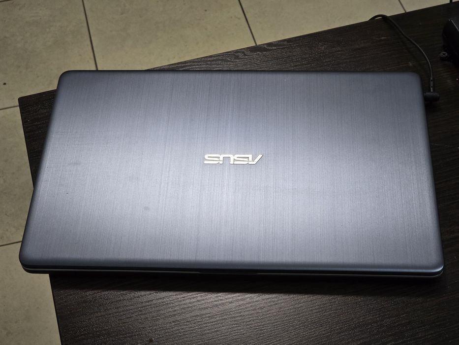 Ноутбук 17.3" Full HD Core i7 MX150