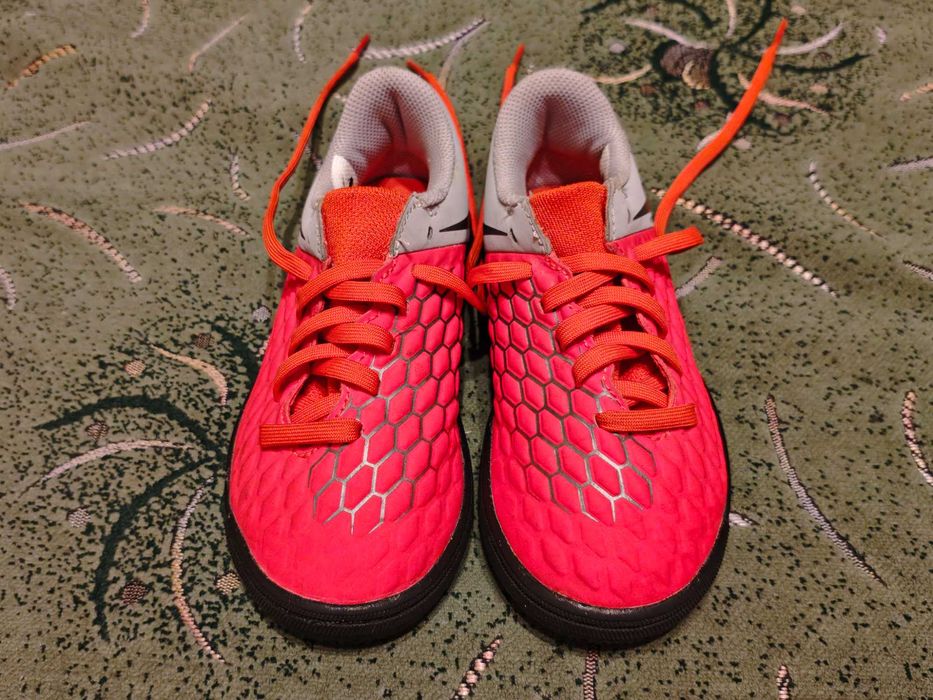 Футзалки Nike Hypervenom   (оригинал) фирменные размер- 28 стелька-18см