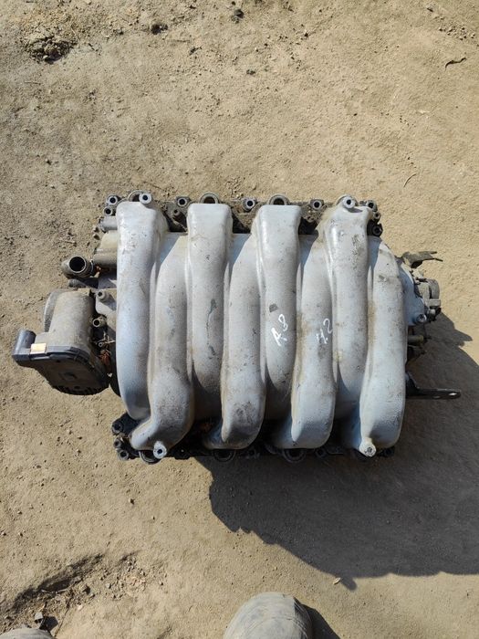 Впускний колектор Ауді А8 д2 4.2