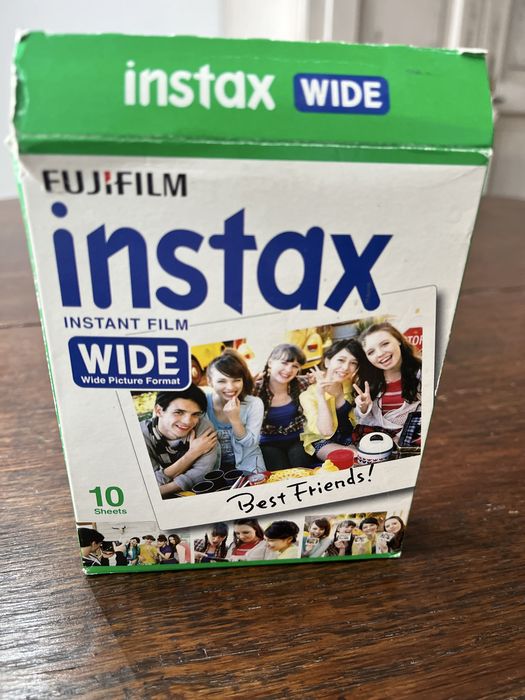 INSTAX Nowy, nigdy nie uzywany aparat Fujifilm INSTAX mini 9 bialy