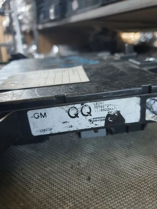 CAIXA DE FUSIVEIS BSI OPEL ASTRA J / 365927271