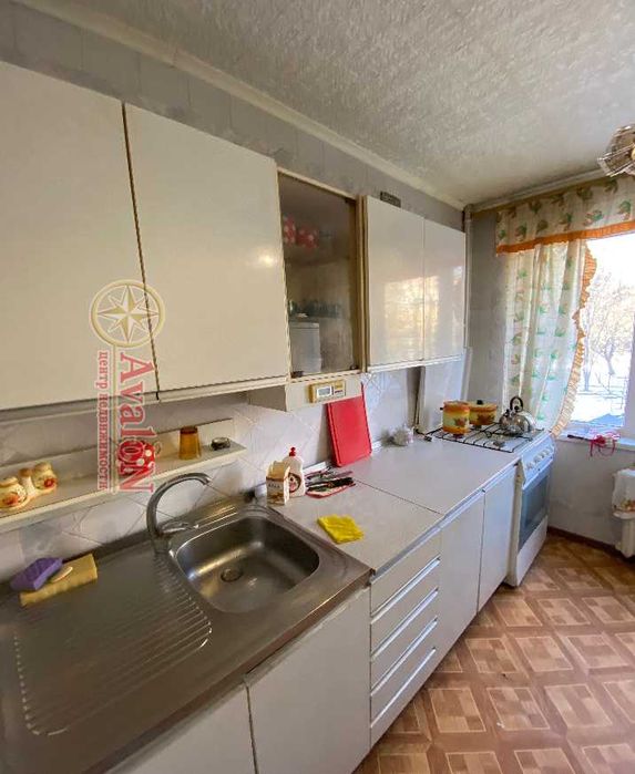 Продам просторную 3-х комнатную квартиру на посёлке Котовского .