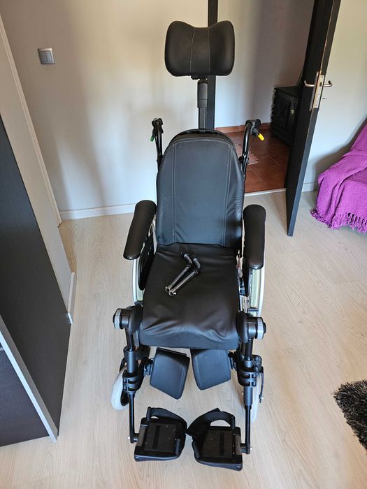 Cadeira de rodas Invacare Rea Clematis 39