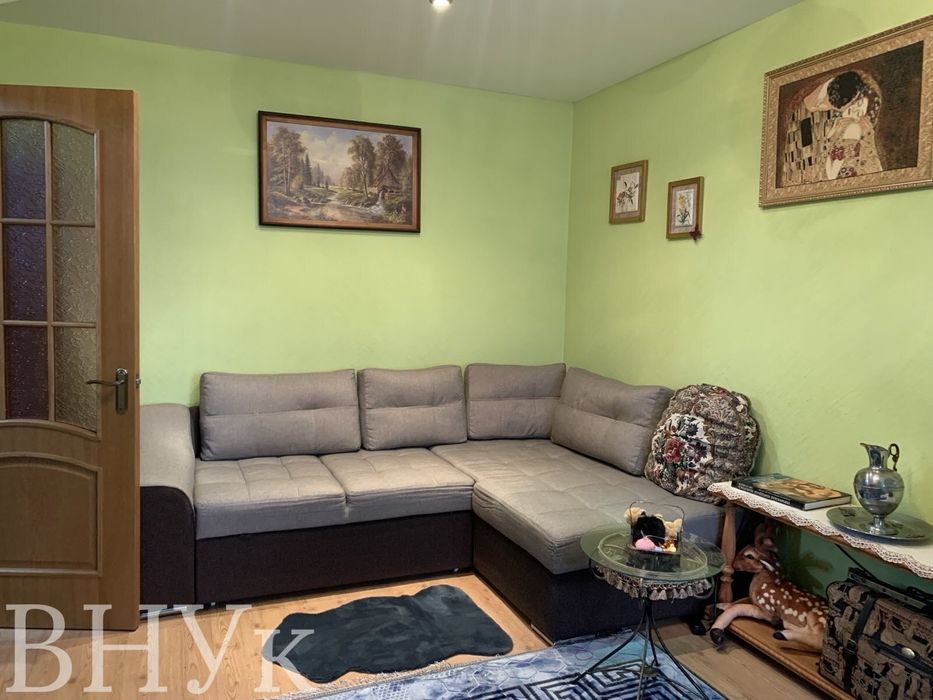 Продам 2-кімнатну квартиру з ремонтом та меблями