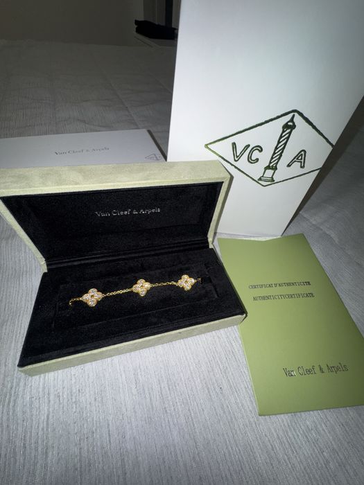 Pulseira Van Cleef & Arpels – Dourada