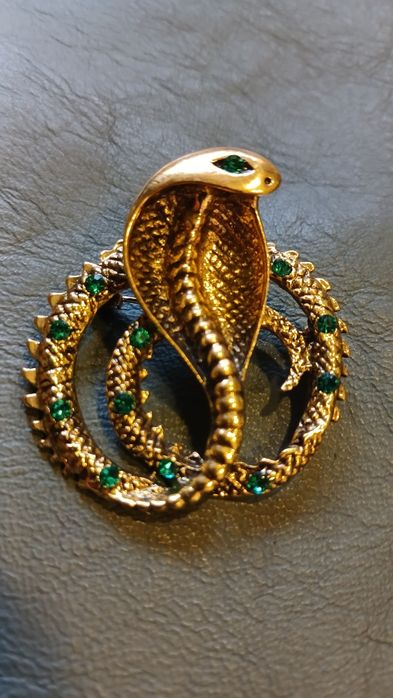 Булавка шпилькакобра