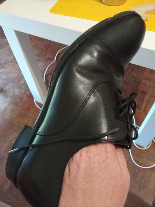 Sapatos clássicos pretos Armando Silva