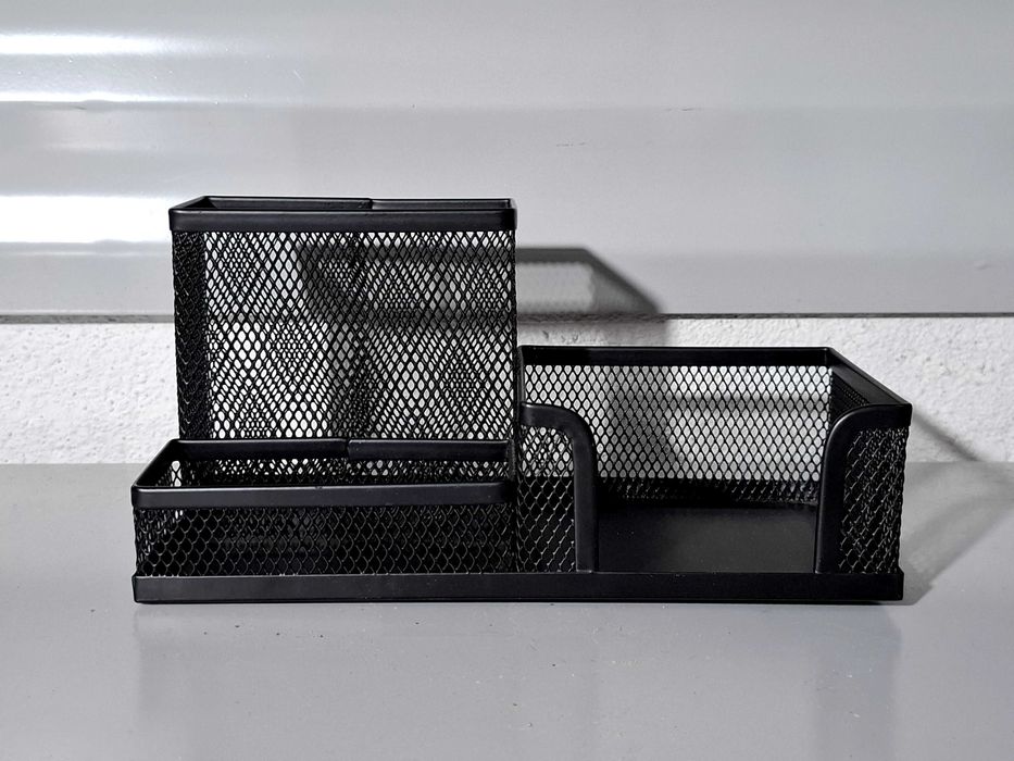 Organizador de mesa e porta-canetas em malha metálica preta