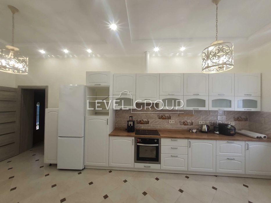 Козин, аренда стильного дома, большая территория, охрана, озеро.