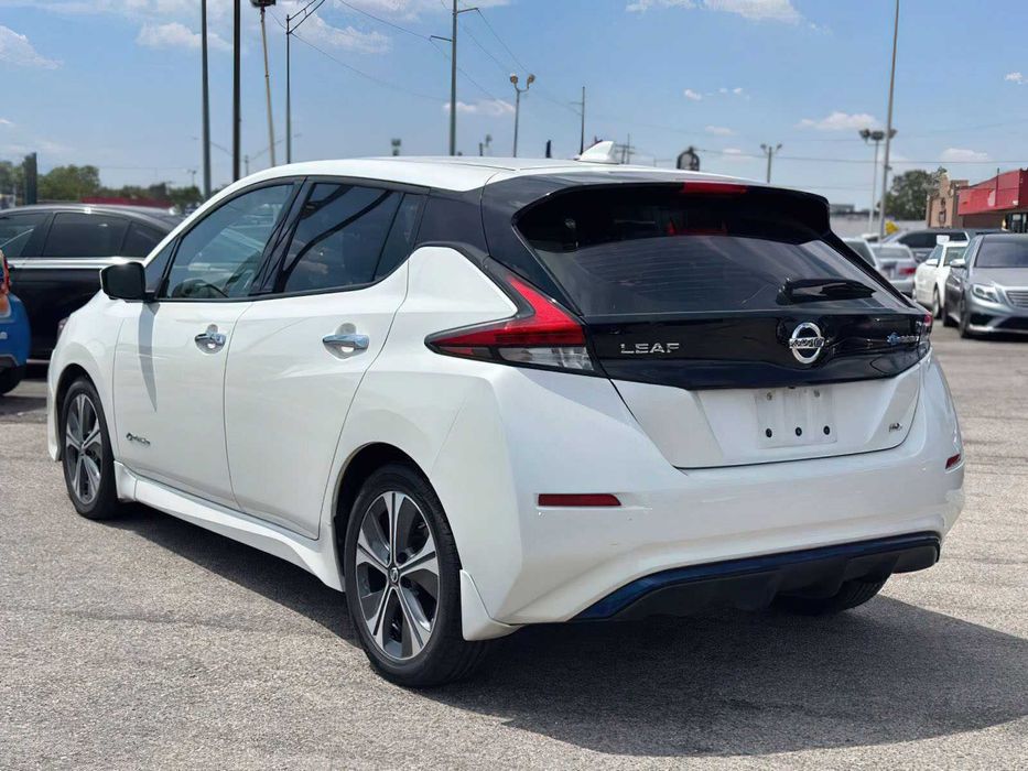 Nissan LEAF      2018