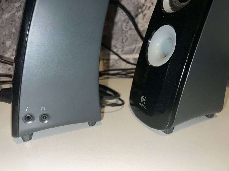 Colunas logitech