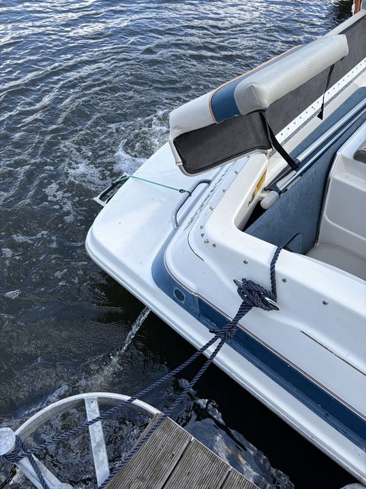 Lódź motorowa MAXUM 2100 SC kabinowa
