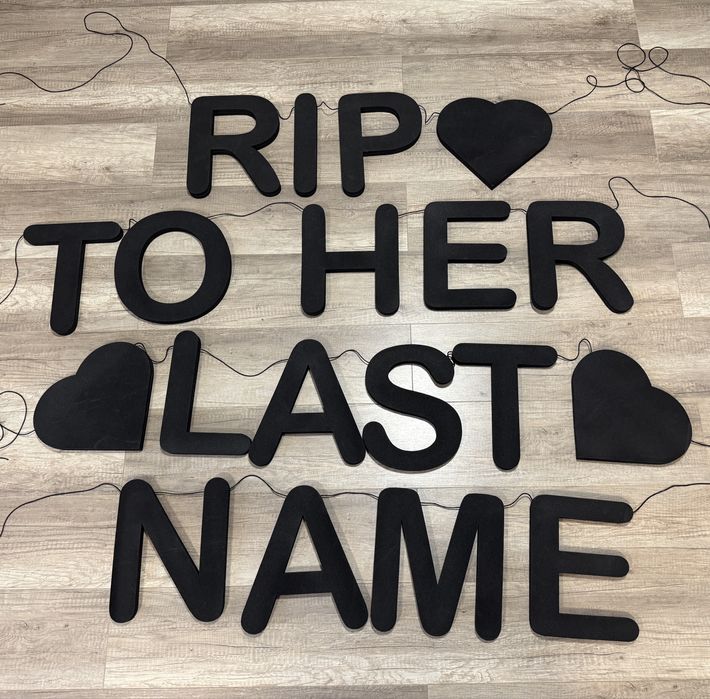 Dekoracja na wieczor panienski – “RIP TO HER LAST NAME