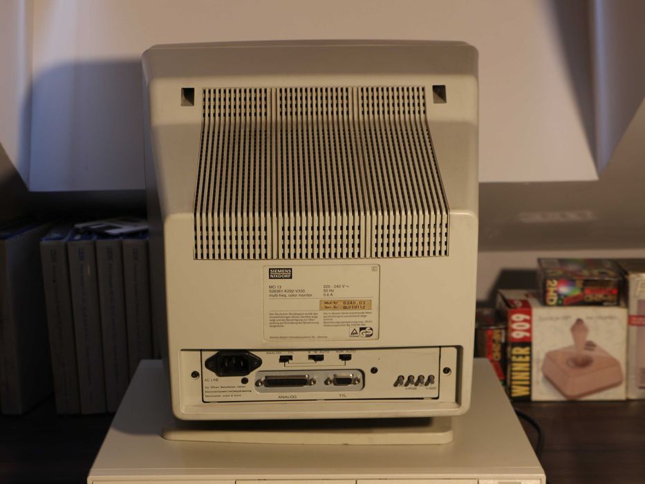 Monitor CRT Siemens Multisync AUM-1381A