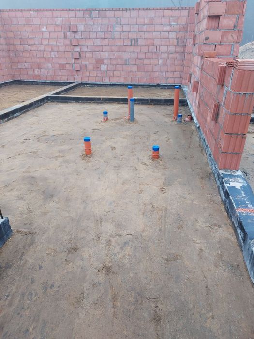 Wylewki posadzki anhydrytowe ogrzewanie podłogowe kanalizacja