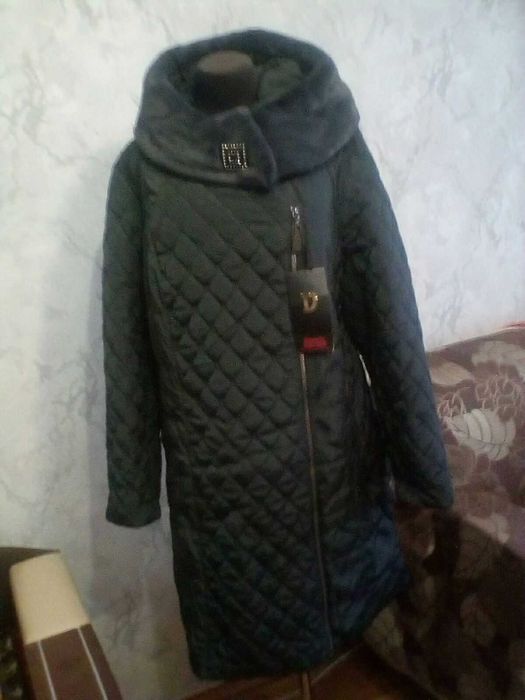 Жіноча зимова куртка (розмір 50,56)