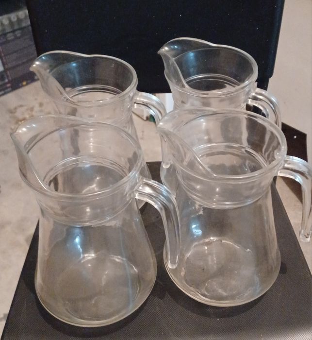 Canecas de vinho ou sangria