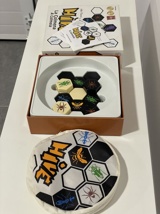 Hive, a colmeia - jogo de tabuleiro