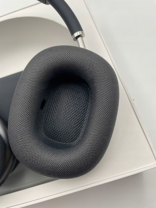 Apple AirPods Max Space Gray