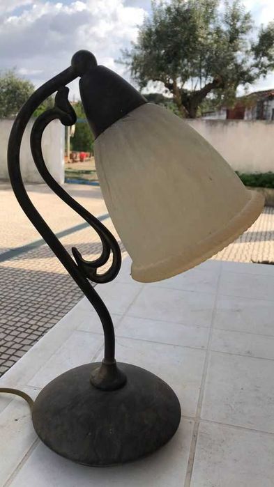 Dois Candeeiros pequenos happy light