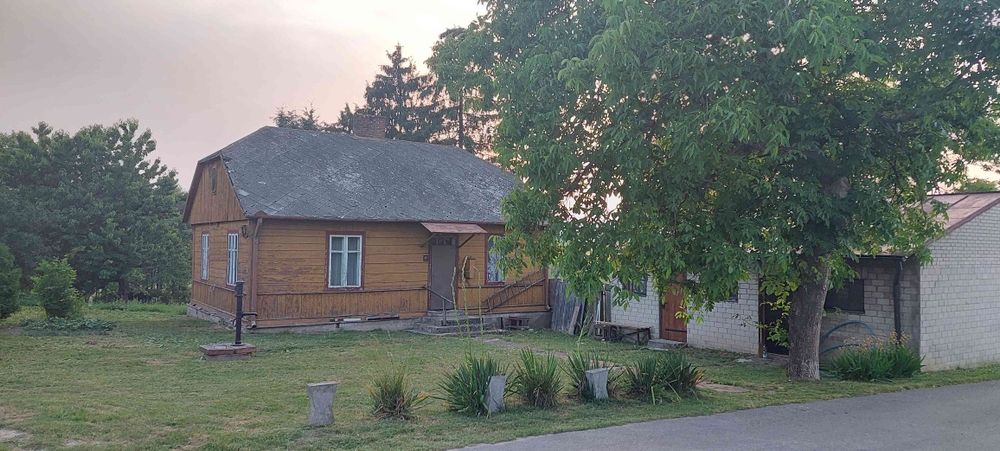 Drewniany Dom na Wsi  plus druga działka.