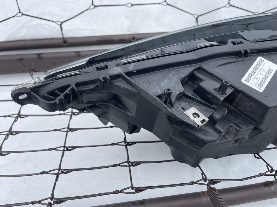 Фара права Ford Fusion full led