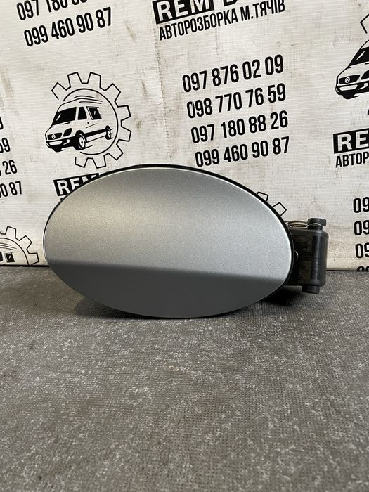 Лючок бензобака W207 купе