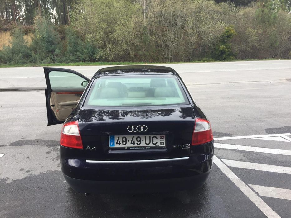Audi A4 2.5 TDI quattro