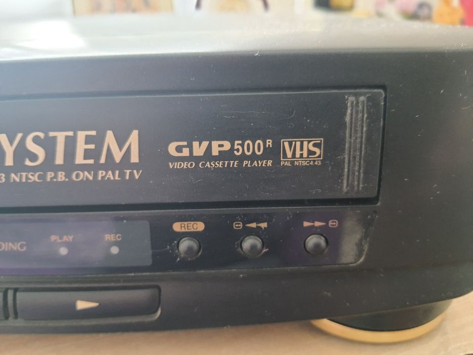 Відеомагнітофон Grundig GVP500R