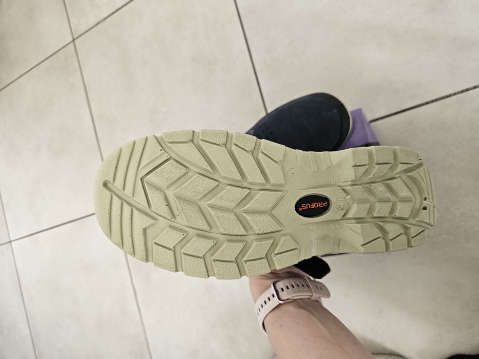 Nowe sandały robocze ochronne