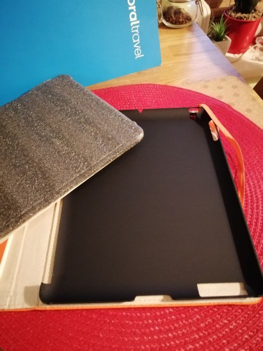 Etui na tablet 10 cali.