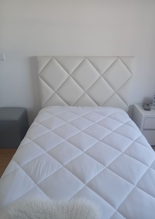 Cama individual  com colchão e estrado
